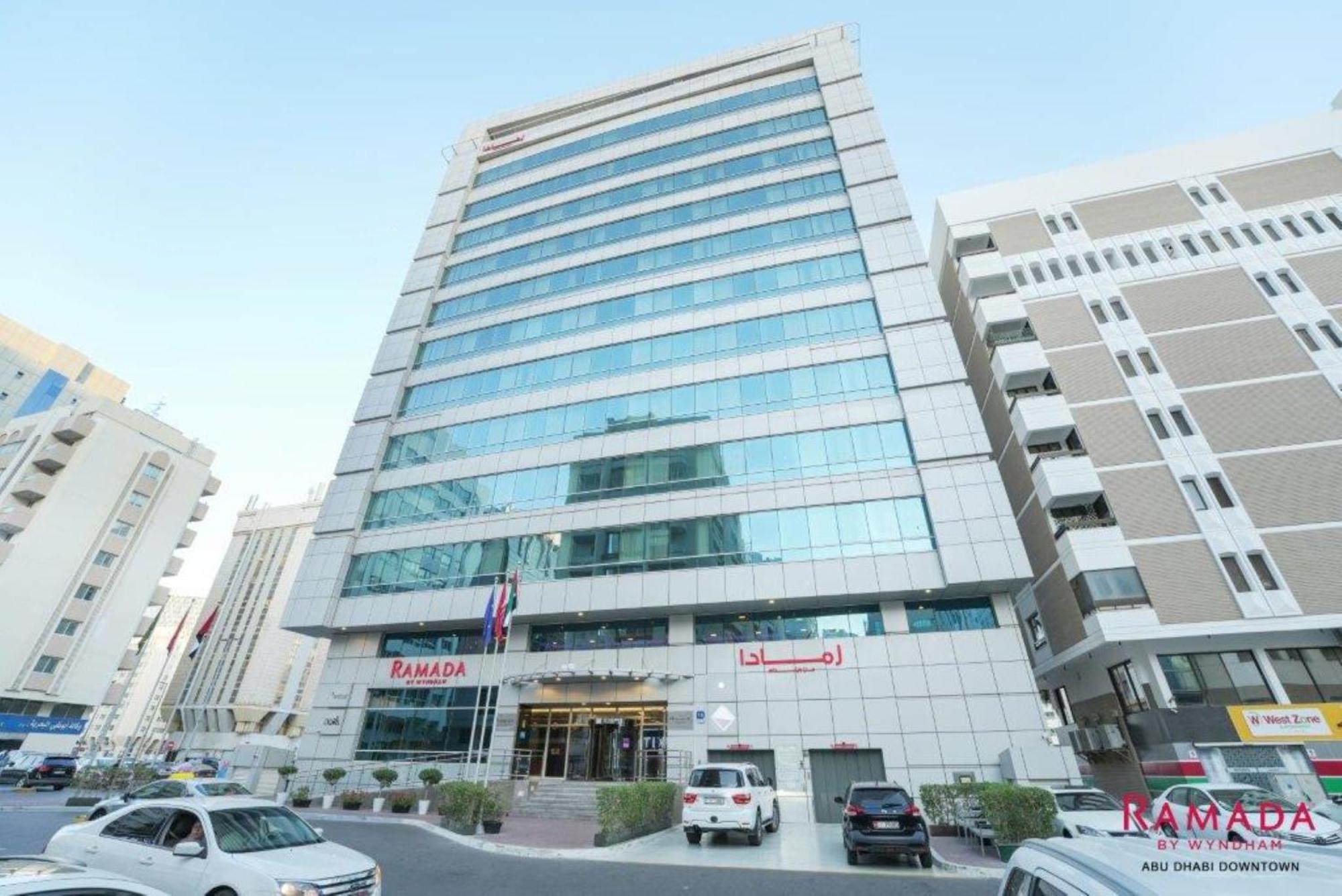 Ramada Downtown Abu Dhabi Hotel Buitenkant foto