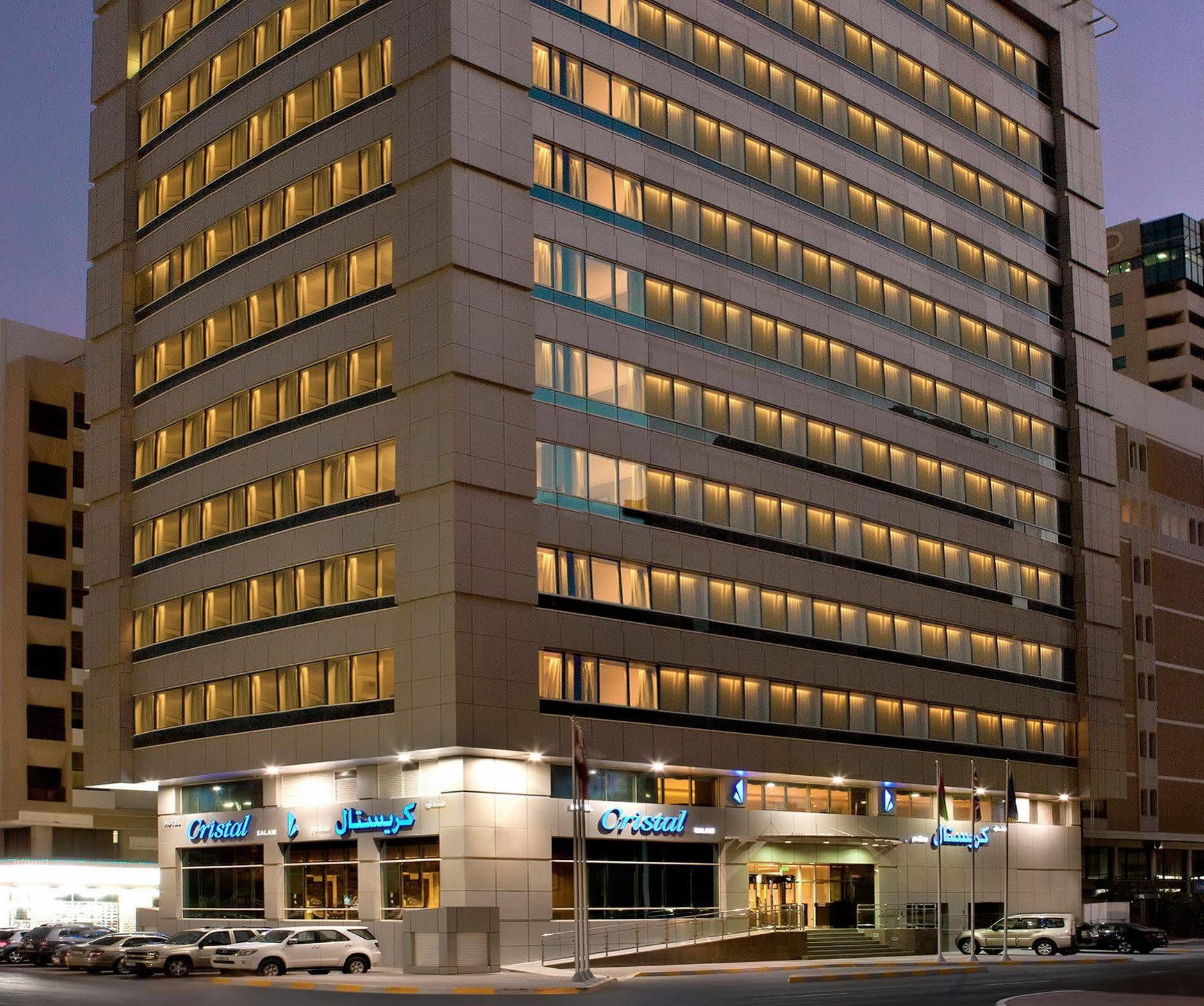 Ramada Downtown Abu Dhabi Hotel Buitenkant foto